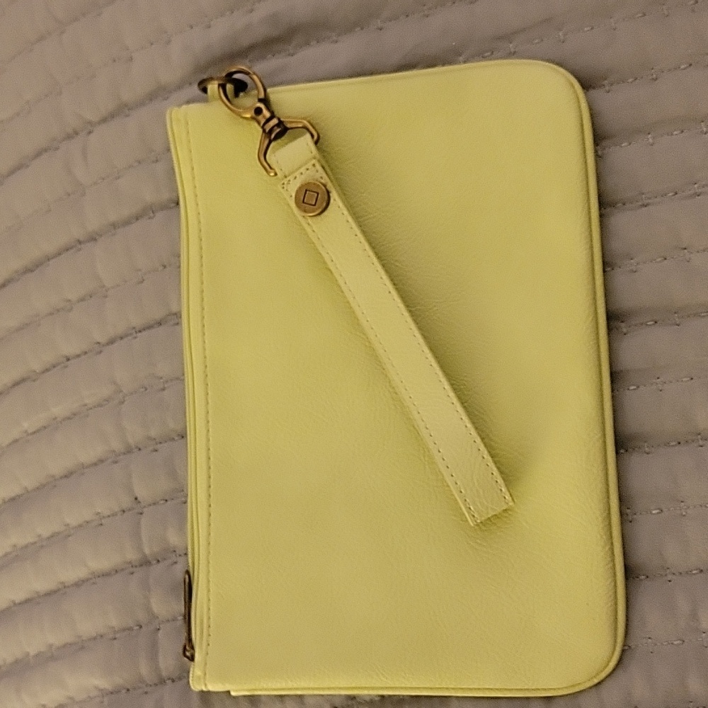 Zipper Wristlet - light lime green